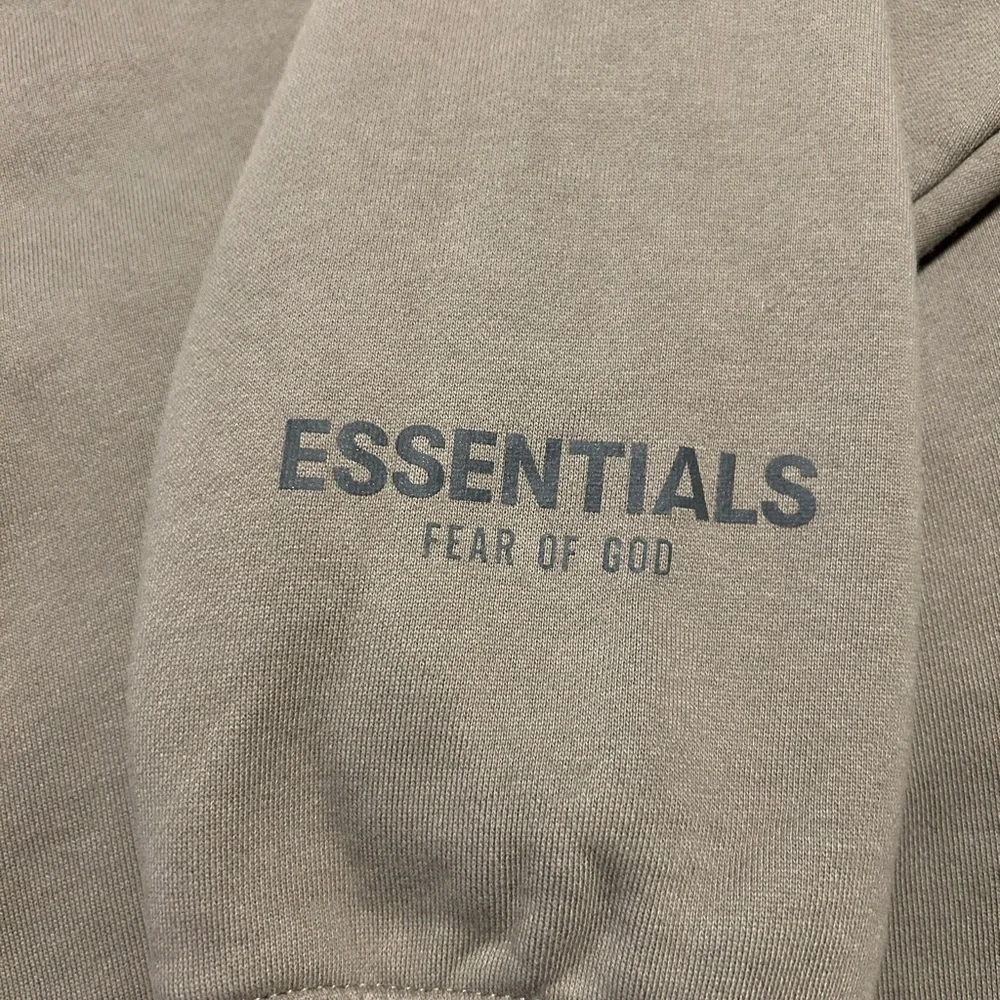 Fear of God Essentials Crewneck Sweater Taupe - Picture 4 of 6
